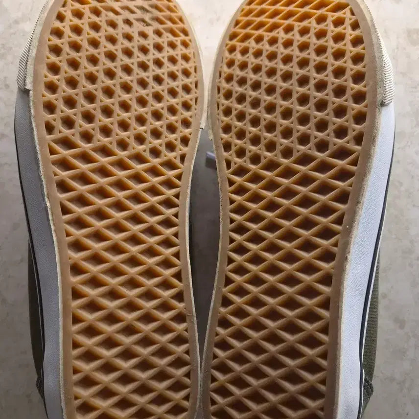 [BUNJANG] Vans Old Skool Khaki Sneakers / 반스 올드스쿨 스니커즈 카키색