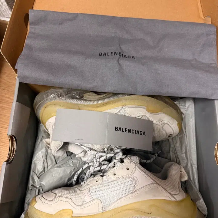 [BUNJANG] Balenciaga Triple S White Clear Sole Sneakers Size 39 / 발렌시아가 트리플s 화이트 클리어솔 39