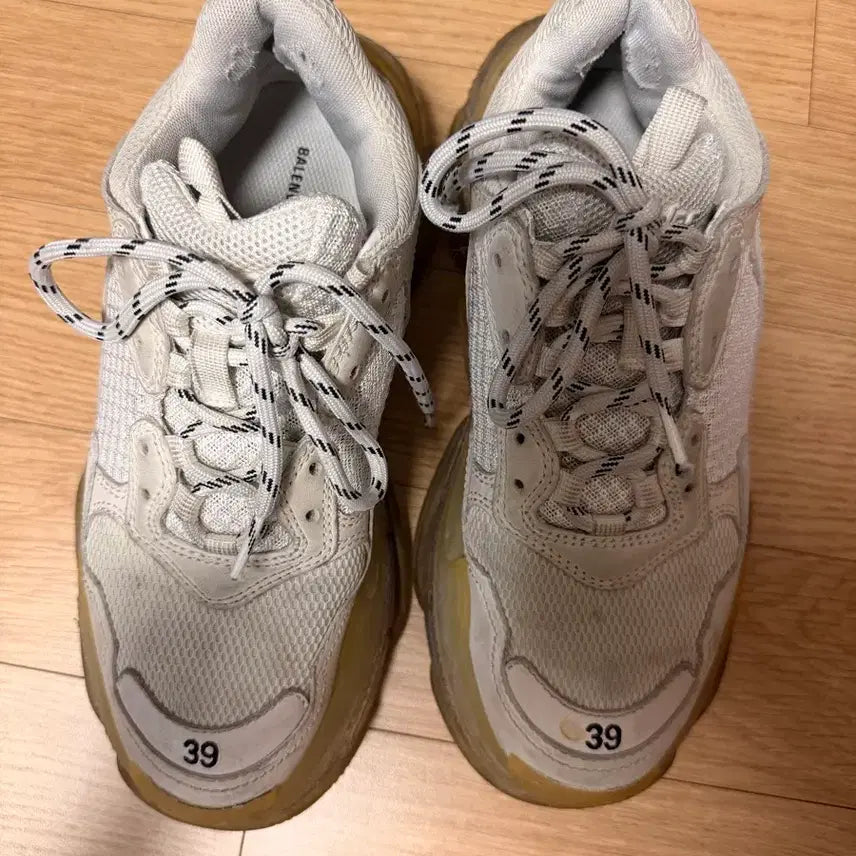 [BUNJANG] Balenciaga Triple S White Clear Sole Sneakers Size 39 / 발렌시아가 트리플s 화이트 클리어솔 39