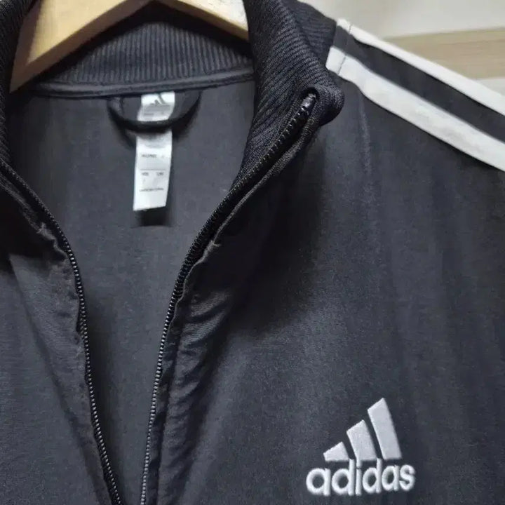 [BUNJANG] Adidas Windbreaker Track Jacket Jersey - Black, Size L / 아디다스 바람막이 져지 L