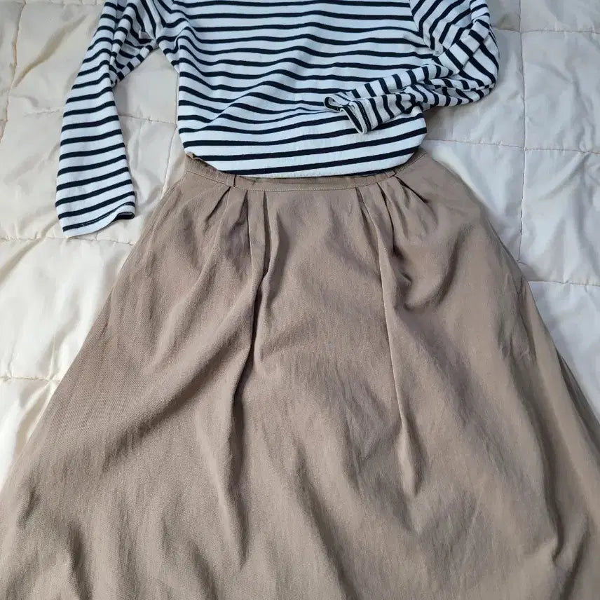 [BUNJANG] MNLB Beige Midi Skirt / MNLB 베이지색 미디 스커트