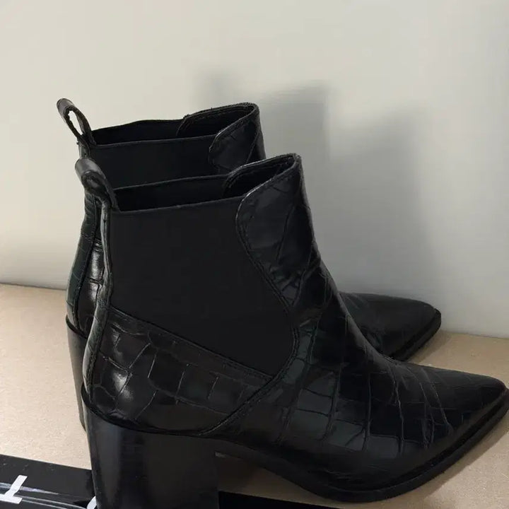 [BUNJANG] And Other Stories Leather Ankle Boots Size 36 (230mm) / 앤아더스토리즈 소가죽 앵클부츠 36사이즈 230mm