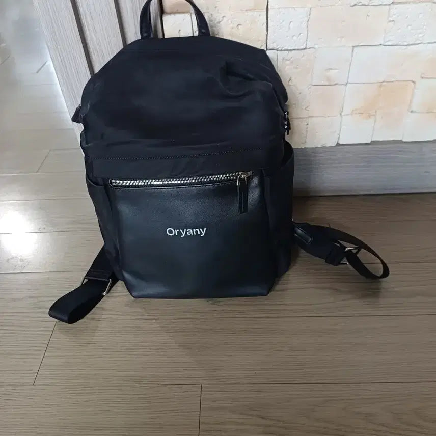 [BUNJANG] Oryany Black Backpack / 오야니 블랙 백팩