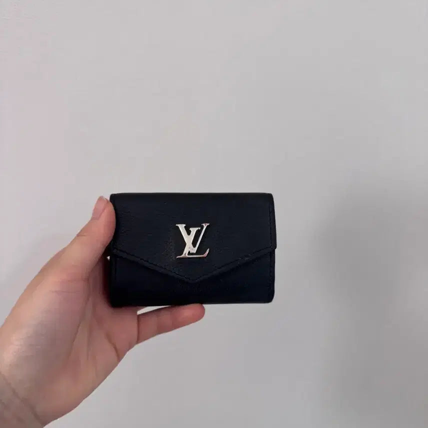 [BUNJANG] Louis Vuitton Lockme Mini Wallet Black Full Set / 정품 루이비통 락미 미니 반지갑 블랙 풀세트
