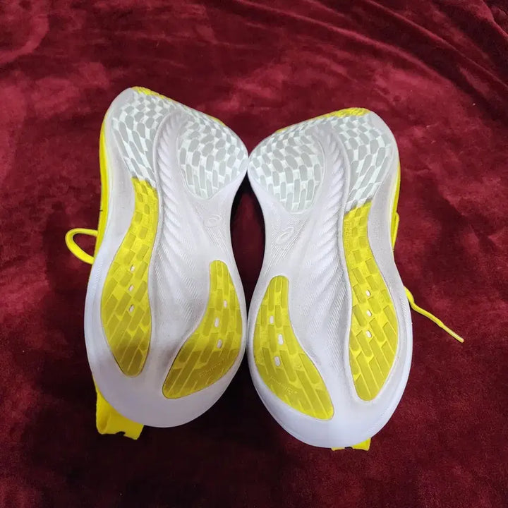 [BUNJANG] Asics Gel-Nimbus 26 Running Shoes Bright Yellow 285mm / 아식스 젤 님버스 26 러닝화 운동화 브라이트 옐로우 11D285mm