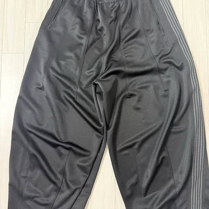 [BUNJANG] Needles x LHP H.D. Track Pants Poly Smooth Black M / 니들스 x LHP H.D. 트랙 팬츠 폴리 스무스 블랙 M사이즈