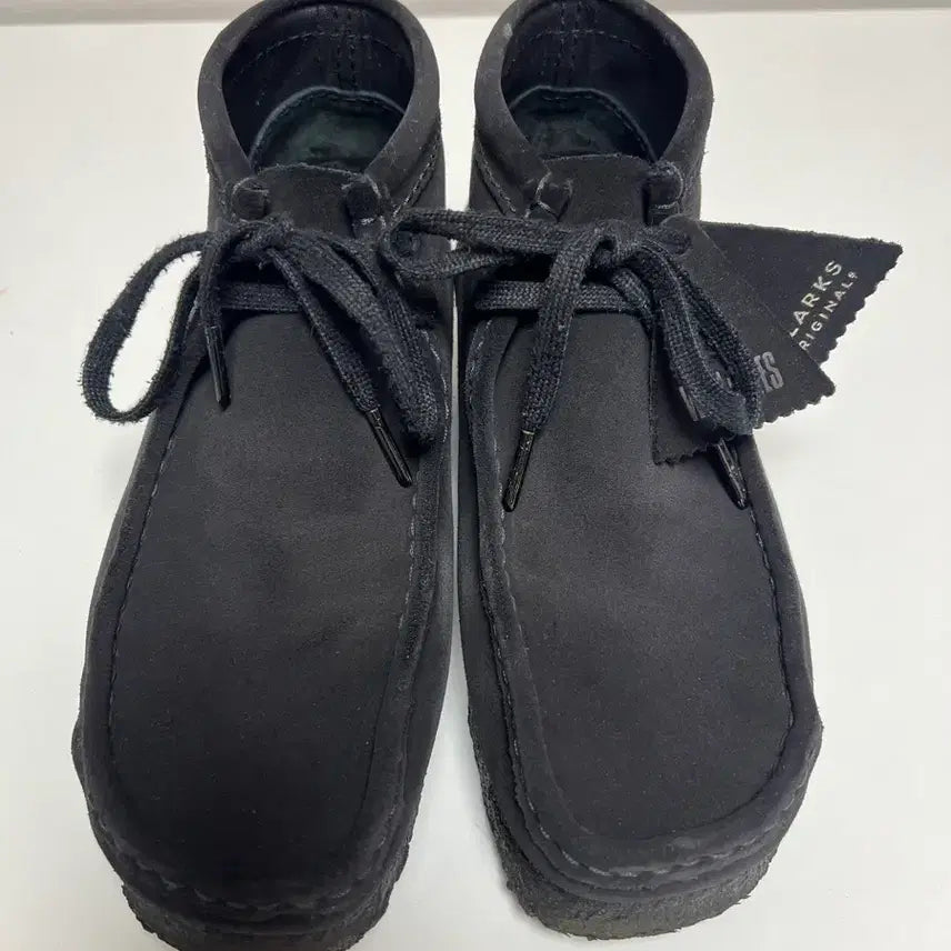 [BUNJANG] Clarks Wallabee Suede Shoes Size 250 / 클락스 왈라비 스웨이드 250