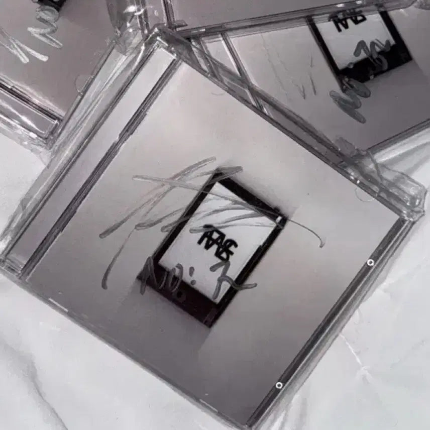 [BUNJANG] Noel 21 F/W EP Album Autographed Version / (새상품)노엘 21 F/W EP 앨범 사인반