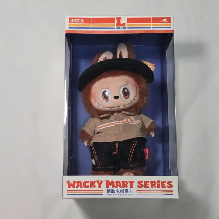 [BUNJANG] Pop Mart Convenience Store Manager Labubu Limited Edition Figure / 정품) 팝마트 수상한편의점 한정 점장 라부부
