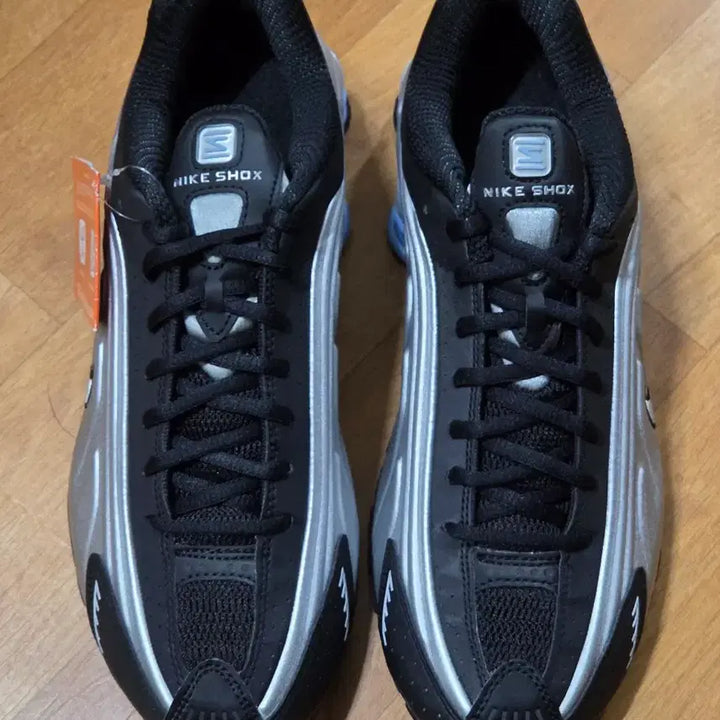 [BUNJANG] Nike Shox R4 Metallic Silver Black Sneakers / 나이키 샥스 R4 메탈릭 실버 블랙 새상품