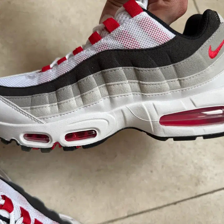 [BUNJANG] Nike Air Max 95 White Red Black 270mm / 나이키 에어맥스95 흰빨검 270 사이즈