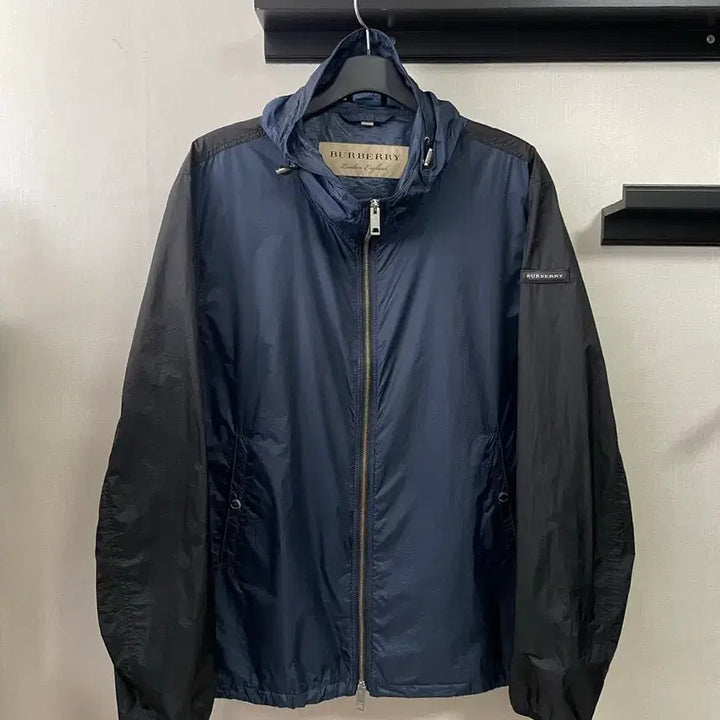 [BUNJANG] Burberry Nylon Hooded Windbreaker Jacket XXL / 버버리 바람막이 자켓 XXL