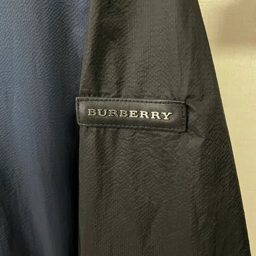 [BUNJANG] Burberry Nylon Hooded Windbreaker Jacket XXL / 버버리 바람막이 자켓 XXL