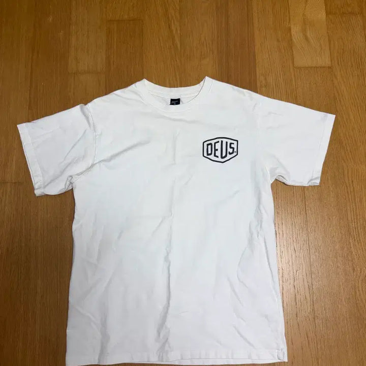 [BUNJANG] Deus Ex Machina Seoul T-Shirt White Size S / 데우스 엑스 마키나 서울 S