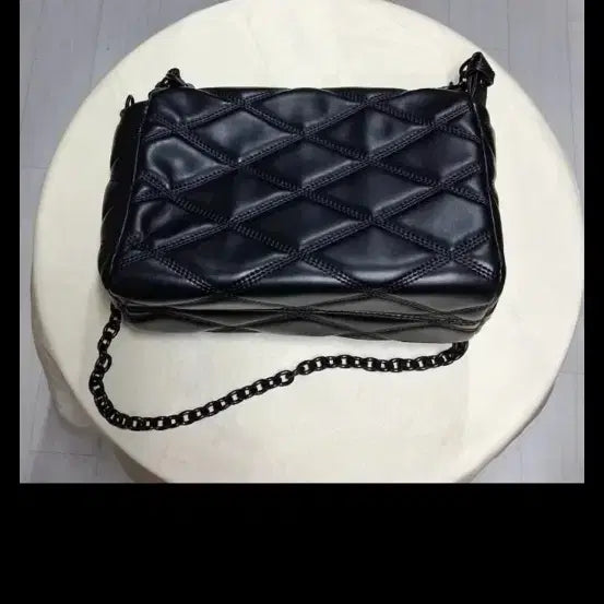 [BUNJANG] Louis Vuitton Quilted Black Chain Bag / 루이비통 퀼팅 블랙 체인백 20X25