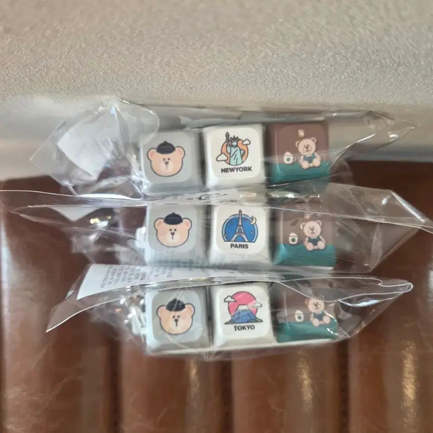 [BUNJANG] Starbucks x Woori Card Collaboration Keycap Keyring (Sealed) / 스타벅스 우리카드 콜라보 키캡 키링 미개봉 새상품 팝니다