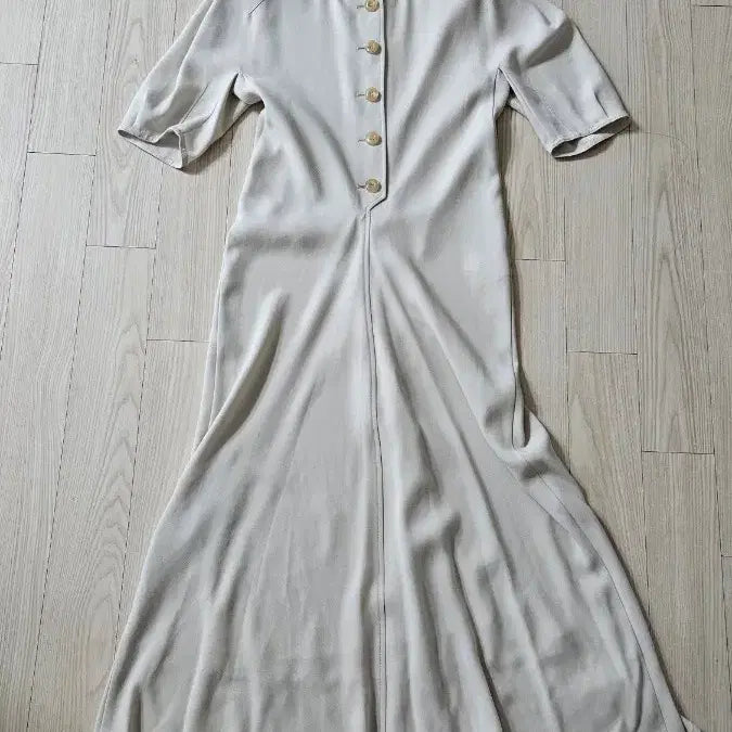 [SOLD OUT] 더캐시미어 볼륨 슬리브 원피스