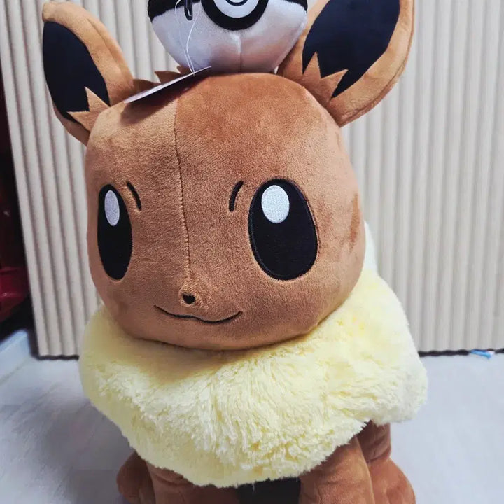 [BUNJANG] Eevee Large Plush + Poké Ball (Sealed Pokemon Plush) Gift / 이브이 빅사이즈 인형 + 몬스터볼(미개봉 포켓몬 인형) 증정