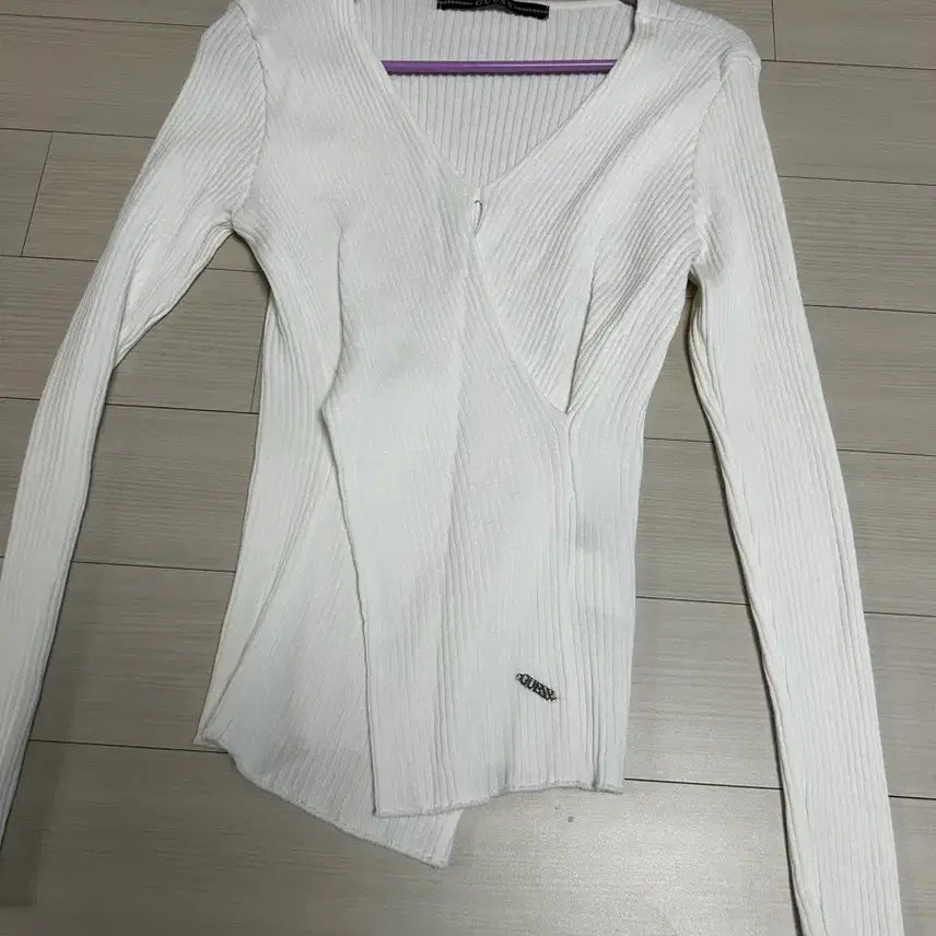 [BUNJANG] Guess White Wrap Style Ribbed Knit Top / Guess 화이트 랩 스타일 골지 니트
