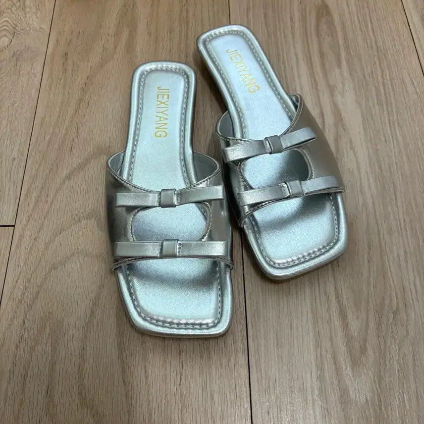 [BUNJANG] Double Ribbon Slippers (Silver, Size 235) / 더블 리본 슬리퍼235