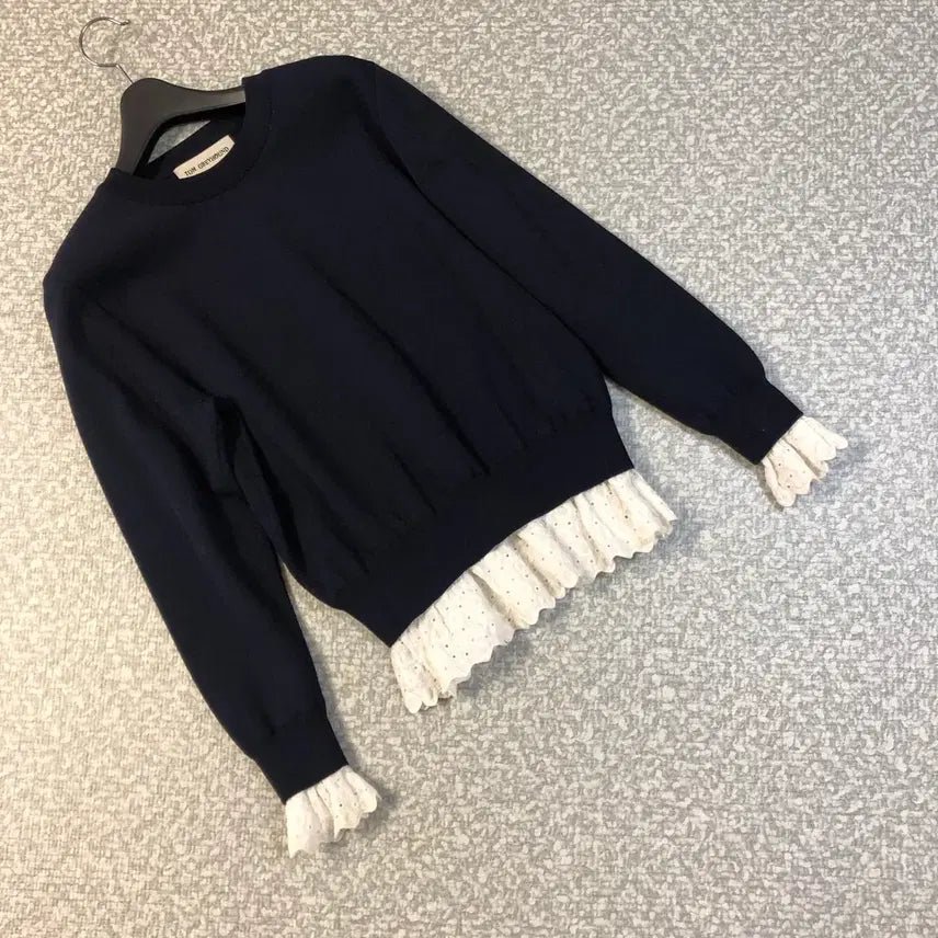 [BUNJANG] TOM GREYHOUND Navy Lace Knit with Eyelet Detail / 한섬 톰그레이하운드 21년 네이비 프릴 레이스 니트 아일렛 아뜰리에