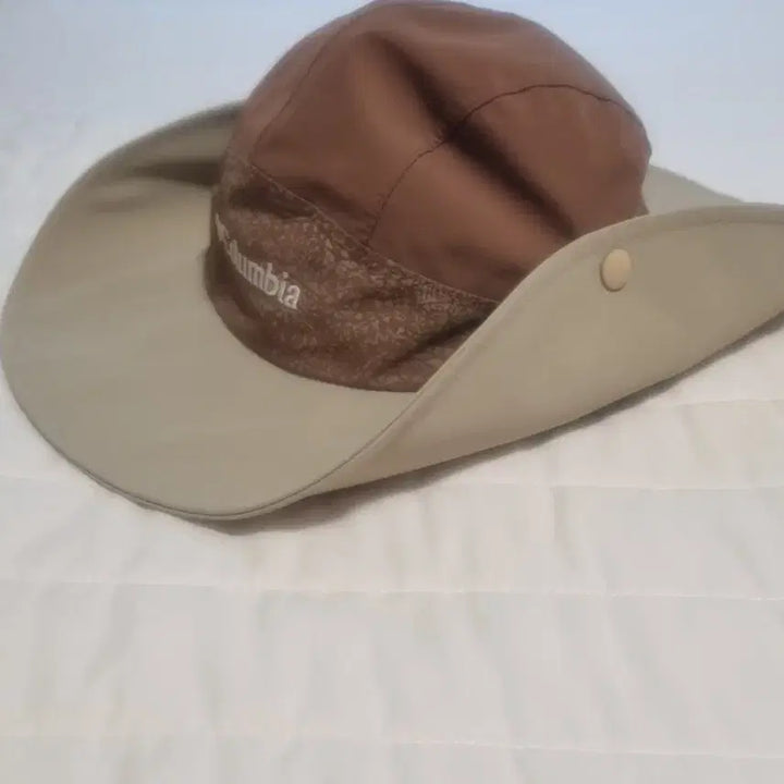 [BUNJANG] Columbia Safari Hat (Size S) / 컬럼비아 사파리모자 S