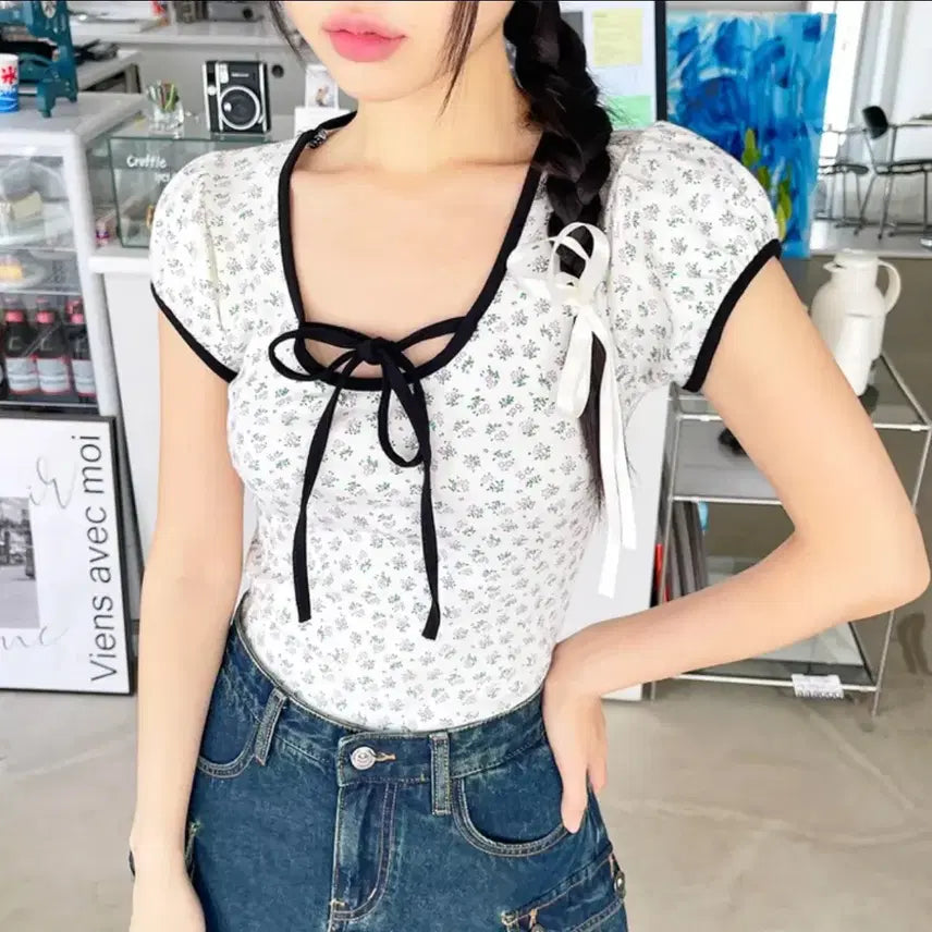 [BUNJANG] Ablie Flower Ribbon Short Sleeve T-Shirt / 에이블리 플라워 리본 반팔