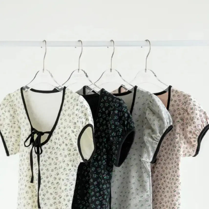 [BUNJANG] Ablie Flower Ribbon Short Sleeve T-Shirt / 에이블리 플라워 리본 반팔