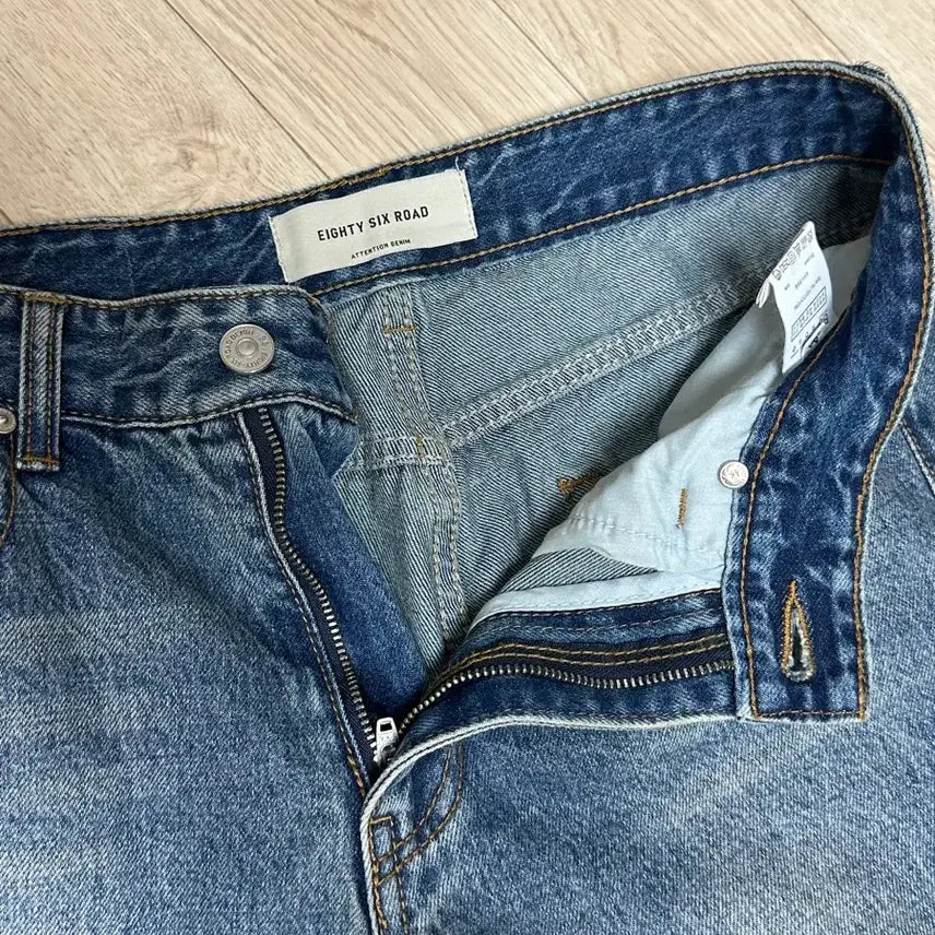 [BUNJANG] 86Road Cracked Blue Flare Jeans / 86로드 크랙블루 플레어진