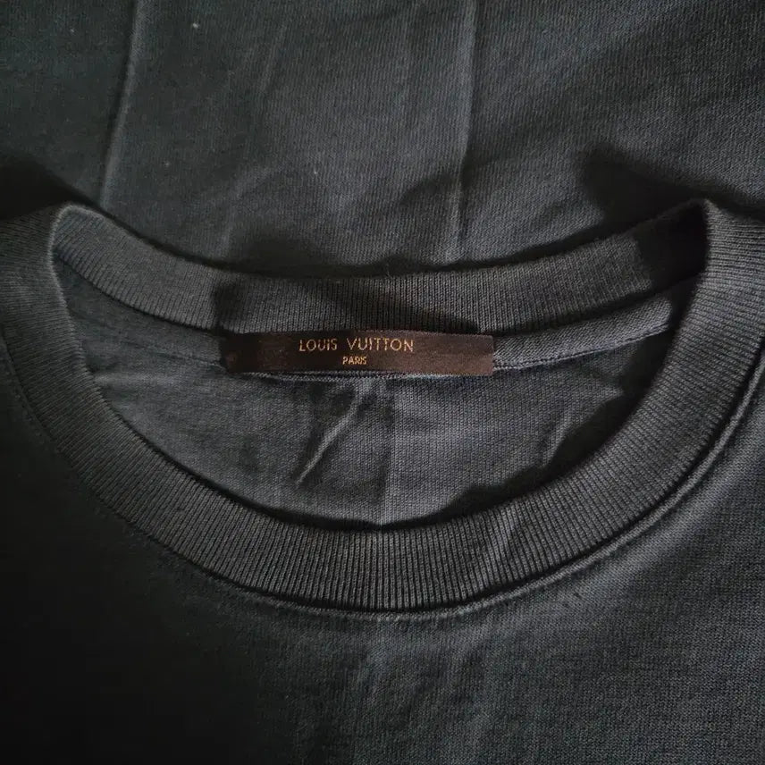 [BUNJANG] Louis Vuitton Monogram Detail Short Sleeve T-Shirt Grey M / (정품) 루이비통 Louis Vuitton 반팔티 그레이 M 정 사이즈