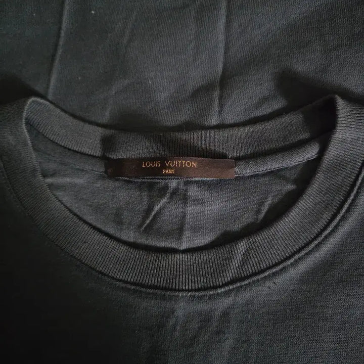 [BUNJANG] Louis Vuitton Monogram Detail Short Sleeve T-Shirt Grey M / (정품) 루이비통 Louis Vuitton 반팔티 그레이 M 정 사이즈