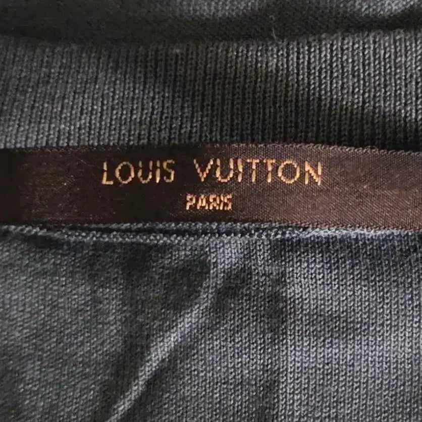 [BUNJANG] Louis Vuitton Monogram Detail Short Sleeve T-Shirt Grey M / (정품) 루이비통 Louis Vuitton 반팔티 그레이 M 정 사이즈