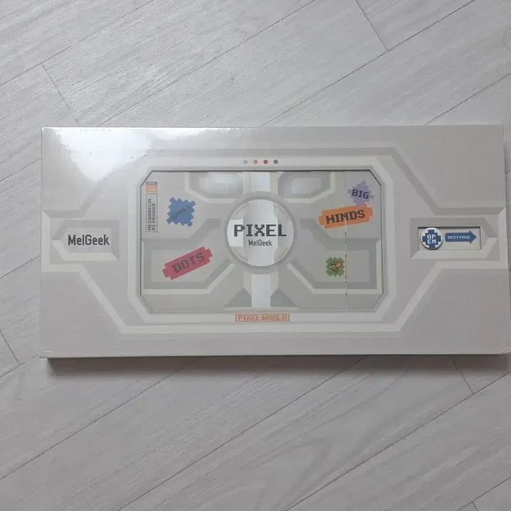 [SOLD OUT] 멜긱 픽셀 캔버스 새제품