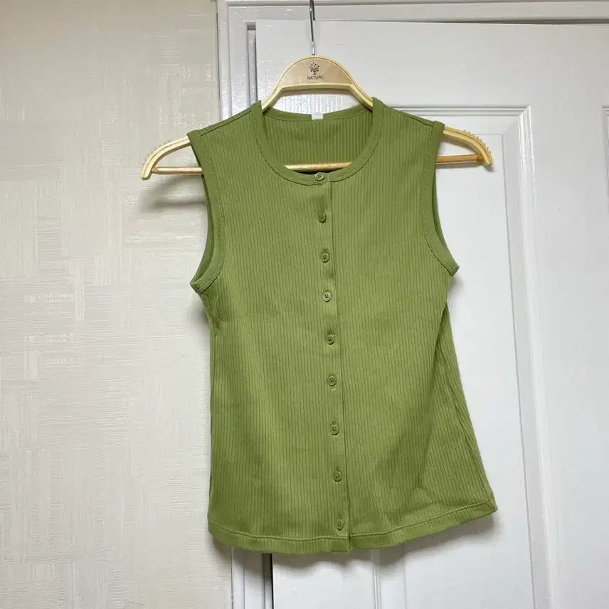 [BUNJANG] Uniqlo Sleeveless Top / 유니클로 나시티 @새옷