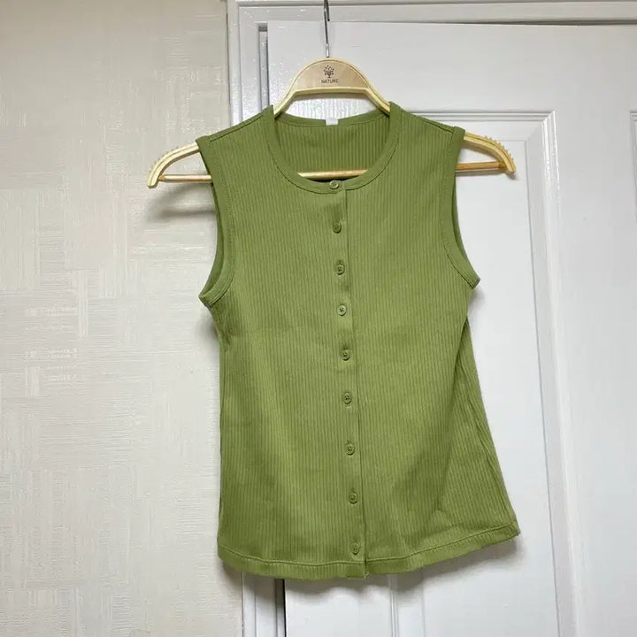 [BUNJANG] Uniqlo Sleeveless Top / 유니클로 나시티 @새옷