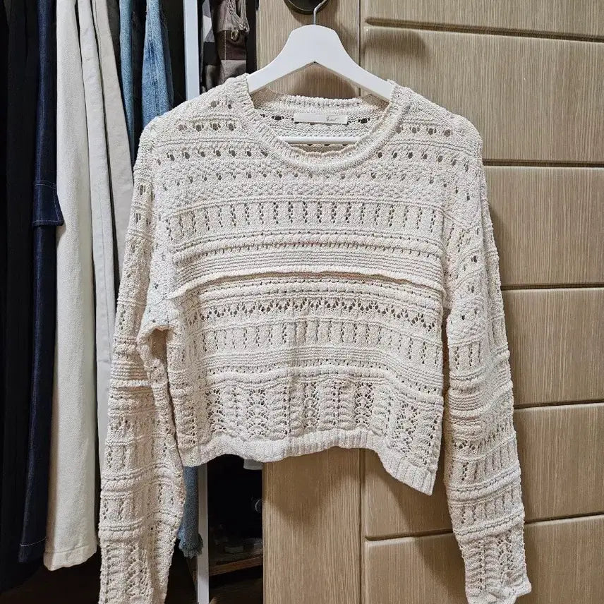[BUNJANG] G-Cut Crochet Knit Top / g-cut 크로셰 니트
