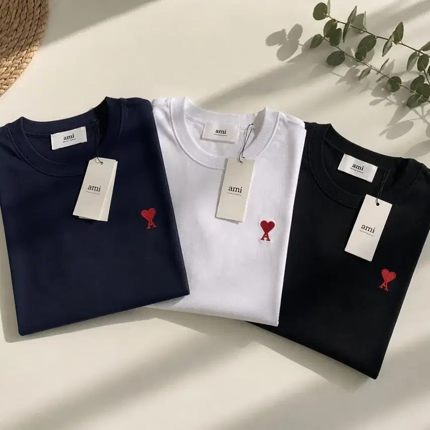 [BUNJANG] AMI Small Heart Short Sleeve T-Shirt / 아미 스몰 하트 반팔티 블랙/화이트/네이비