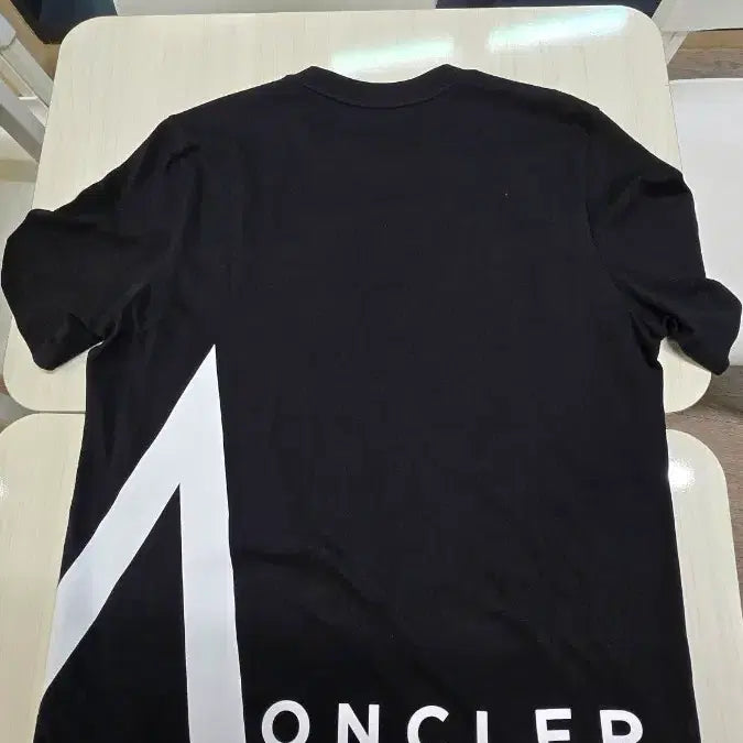 [BUNJANG] Moncler Logo Patch T-Shirt / 몽클레오와펜패치로고반팔티(급처분합니다)