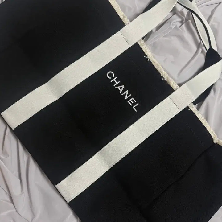 [BUNJANG] Châ New Arrival Travel Tote Bag with Pouch / 샤 새제품 가출백 구매하시면 파우치같이 챙겨드려요!!