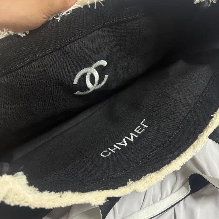 [BUNJANG] Châ New Arrival Travel Tote Bag with Pouch / 샤 새제품 가출백 구매하시면 파우치같이 챙겨드려요!!