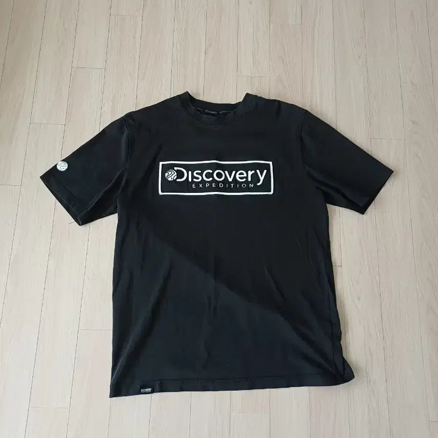 [BUNJANG] Discovery Expedition Black T-Shirt / 디스커버리 익스페디션 블랙 반팔 티셔츠