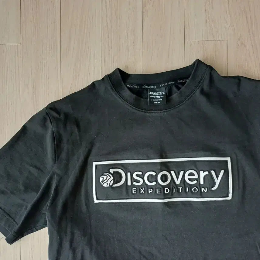 [BUNJANG] Discovery Expedition Black T-Shirt / 디스커버리 익스페디션 블랙 반팔 티셔츠