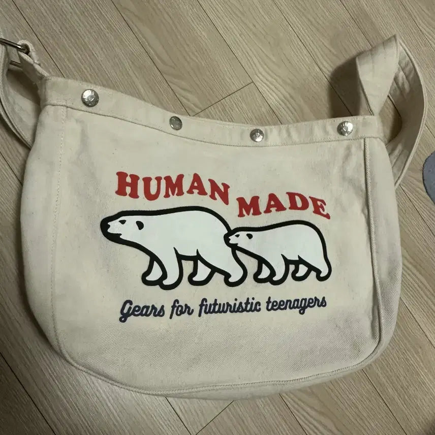 [BUNJANG] Human Made Paper Boy Bag White / 휴먼메이드 페이퍼보이 백 화이트