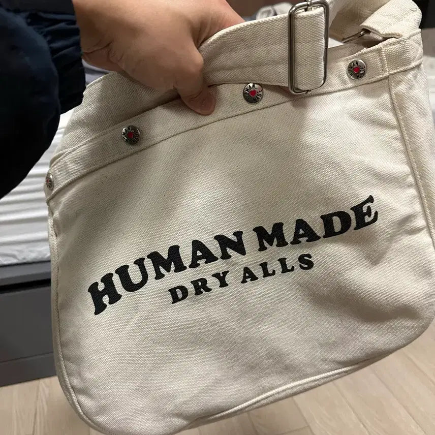 [BUNJANG] Human Made Paper Boy Bag White / 휴먼메이드 페이퍼보이 백 화이트