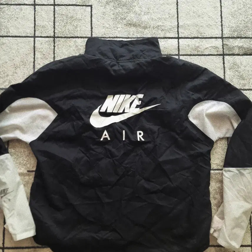 [BUNJANG] Nike Air Swoosh Windbreaker Black Size L / [매장정품]나이키 에어 스우시 바람막이 블랙 사이즈 L