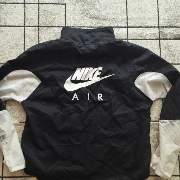 [BUNJANG] Nike Air Swoosh Windbreaker Black Size L / [매장정품]나이키 에어 스우시 바람막이 블랙 사이즈 L
