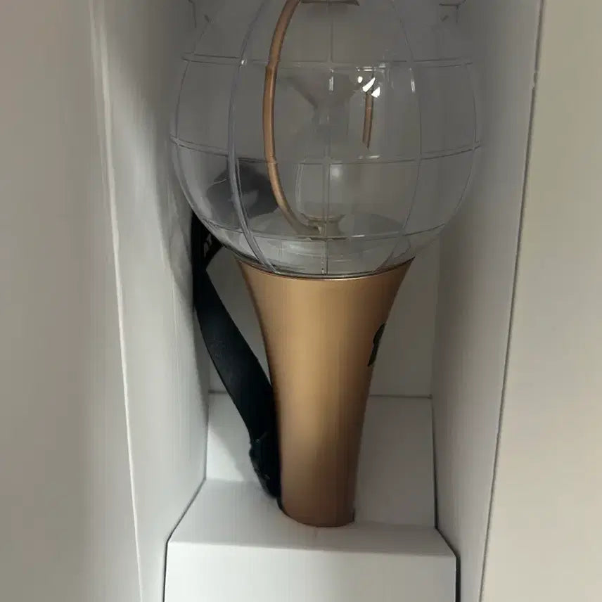 [BUNJANG] ATEEZ Lightiny Official Lightstick / 에이티즈 응원봉 라이티니 풀박
