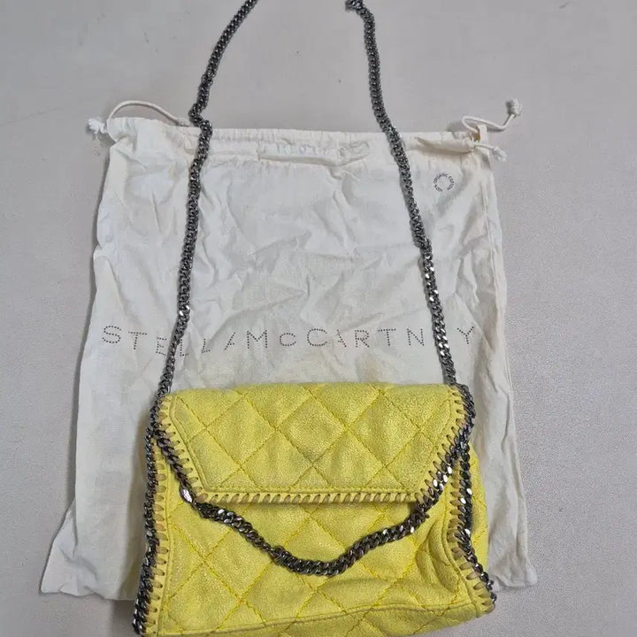 [BUNJANG] Stella McCartney Yellow Quilted Chain Shoulder Bag / (무료배송)스텔라 맥카트니 옐로우 체인 퀼팅 숄더백