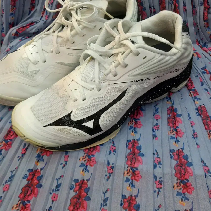 [BUNJANG] Mizuno Wave Lightning Z3 Volleyball Shoes White 270mm / 미즈노 웨이브 라이트닝 Z3 흰색 배구화270mm