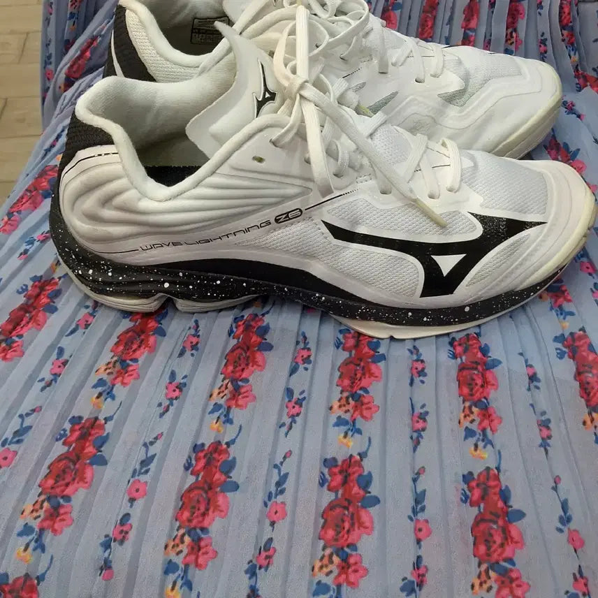 [BUNJANG] Mizuno Wave Lightning Z3 Volleyball Shoes White 270mm / 미즈노 웨이브 라이트닝 Z3 흰색 배구화270mm